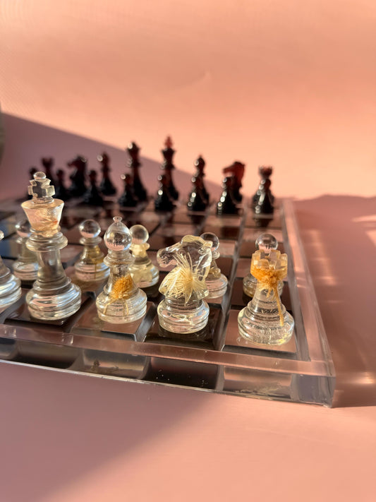 Custom Resin Chess Set with Dried Flowers – Modern Botanical Board, Elegant Decor